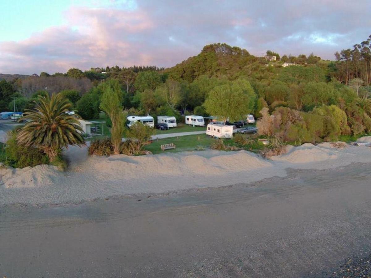 Golden Bay Holiday Park Onekaka Exterior foto